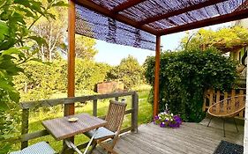 T2 avec terrasse arborée proche LOURMARIN