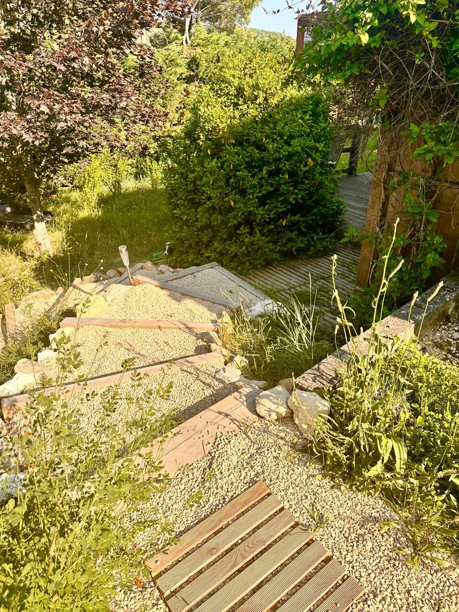 T2 avec terrasse arborée proche LOURMARIN Cadenet Extérieur photo