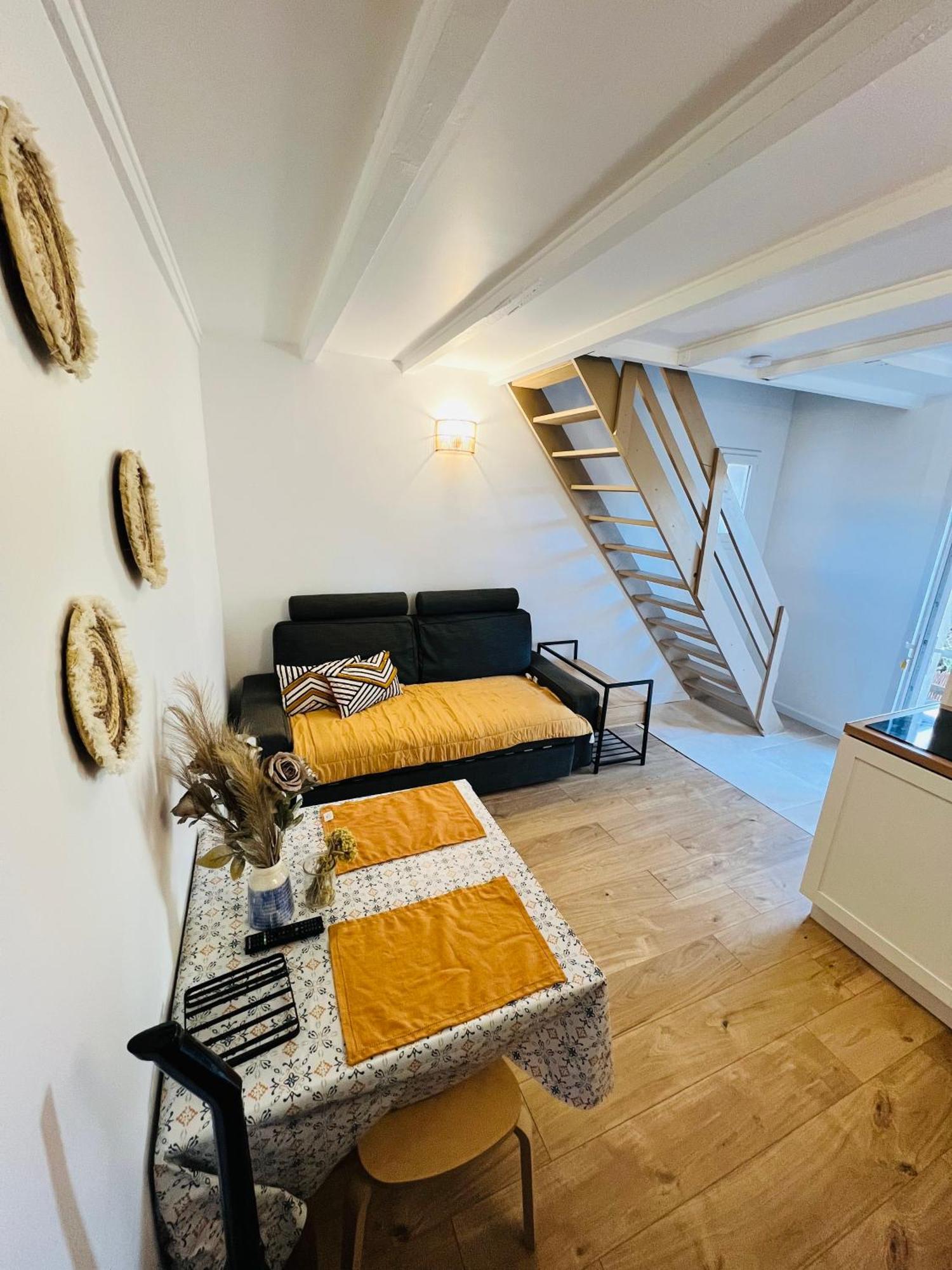 T2 avec terrasse arborée proche LOURMARIN Cadenet Extérieur photo